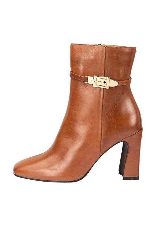 коричневый