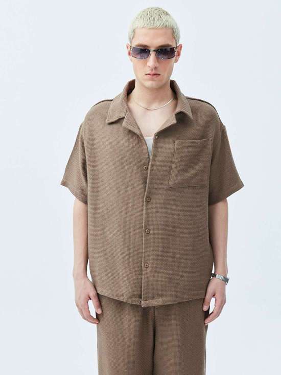 коричневый