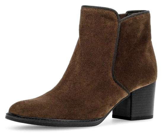 коричневый