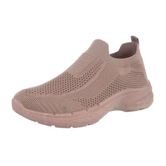 светло-коричневый