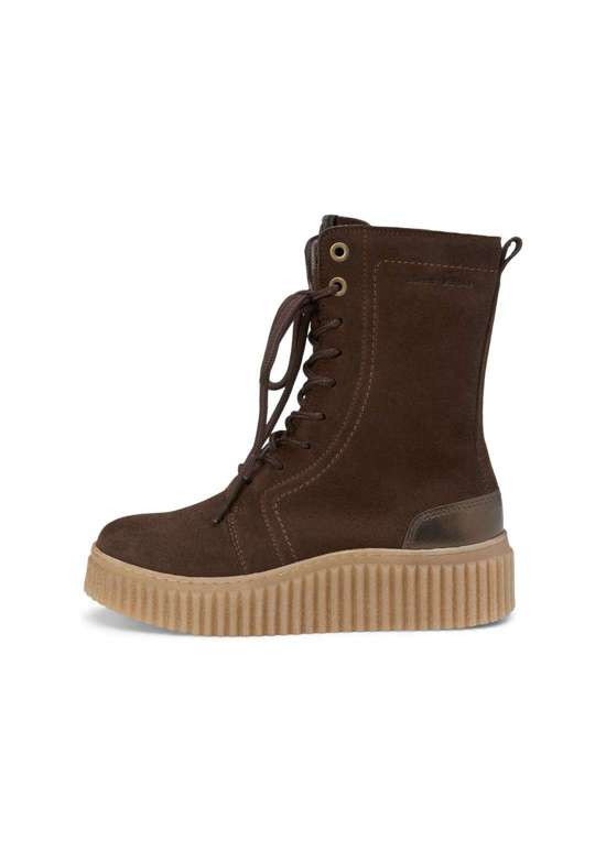 коричневый