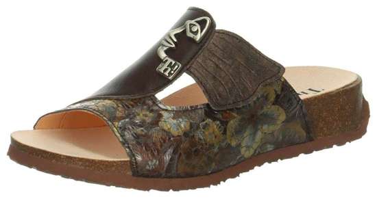 темно-коричневый