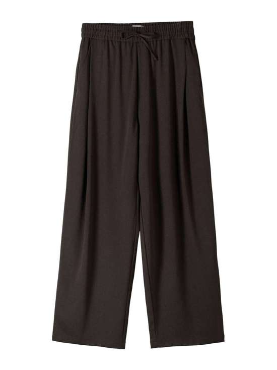 темно-коричневый