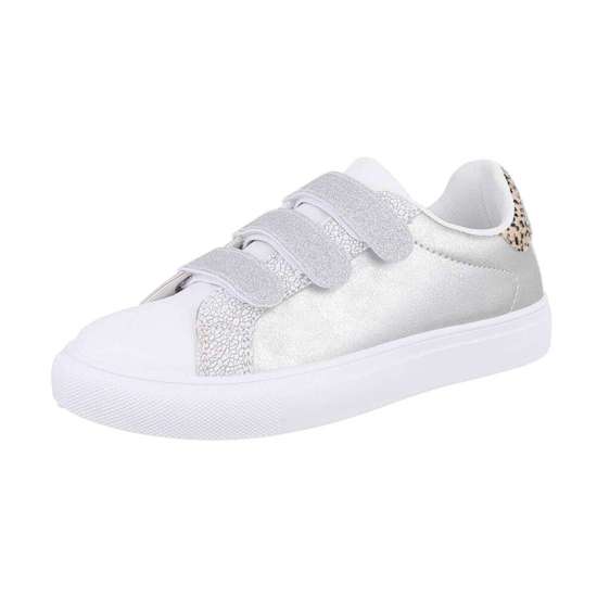 серебристый