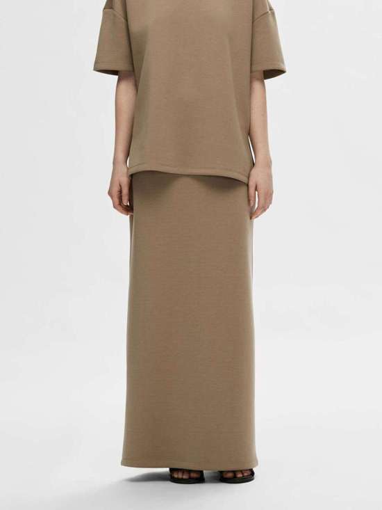 светло-коричневый