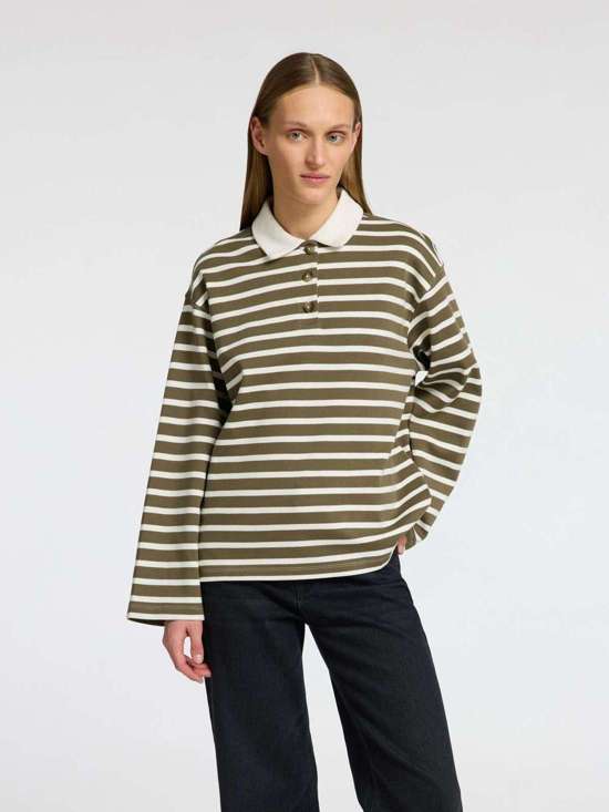 коричневый