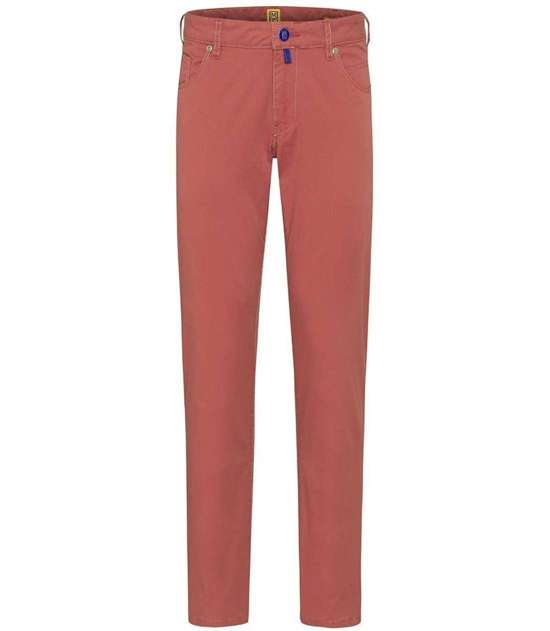 красный ржавый 