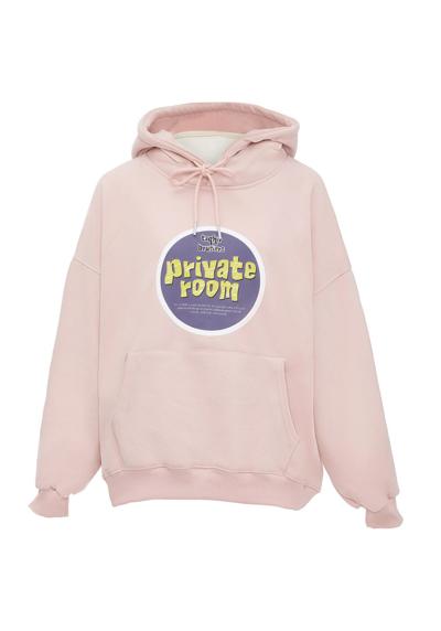 розовый