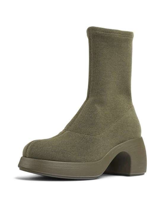 темно-зеленый