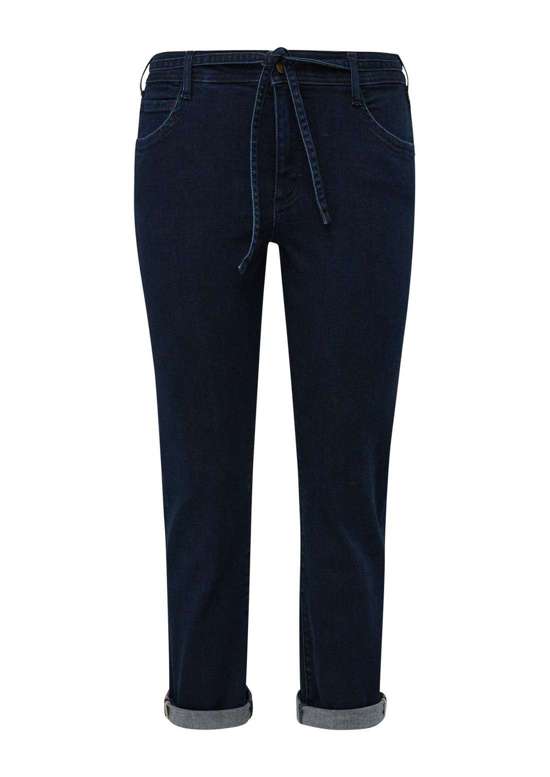 Джинсы узкого кроя