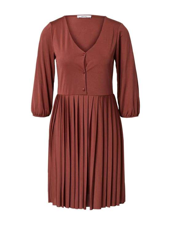 красный ржавый 