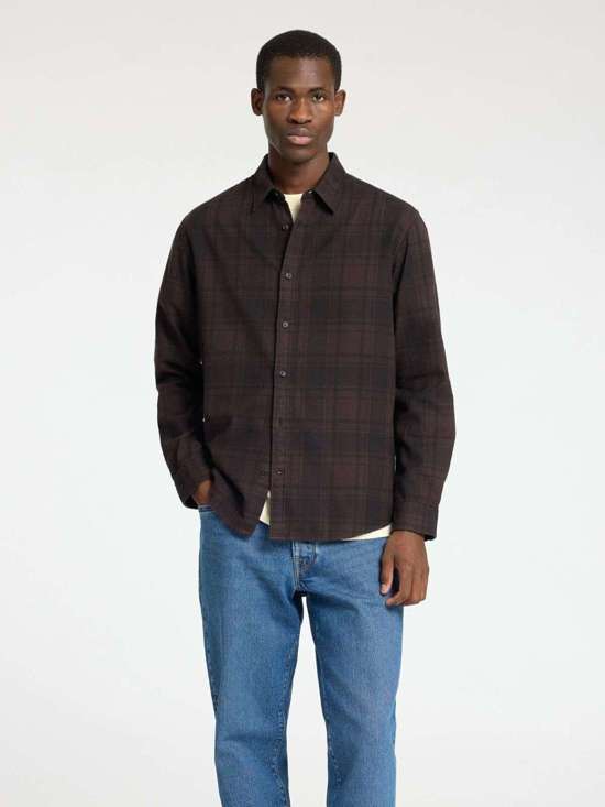 коричневый