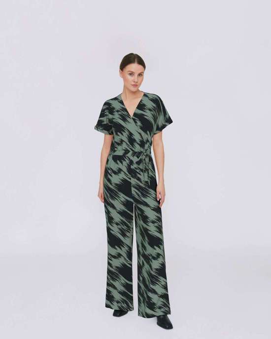 изумрудный