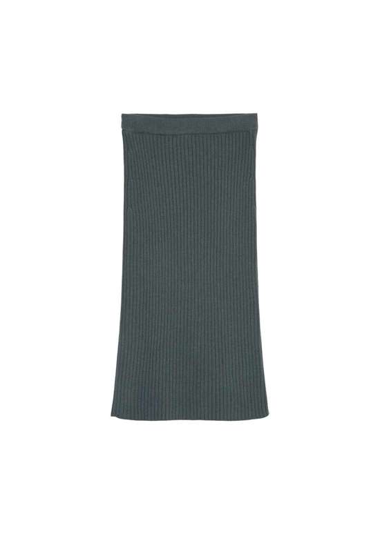 темно-зеленый