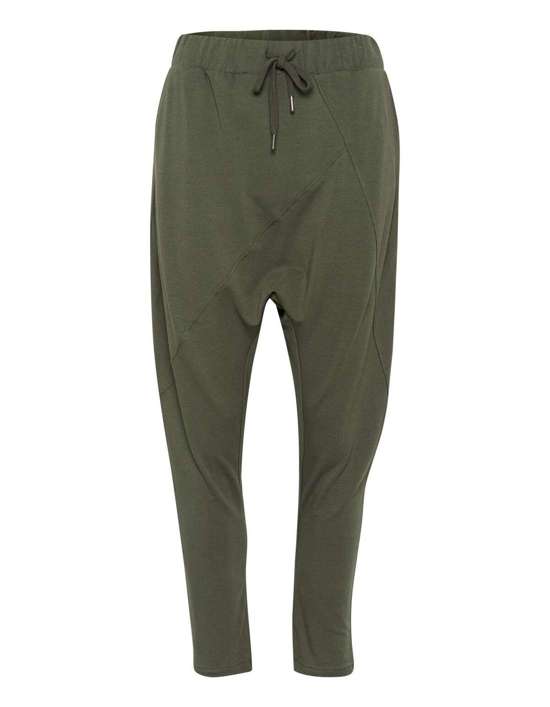 темно-зеленый