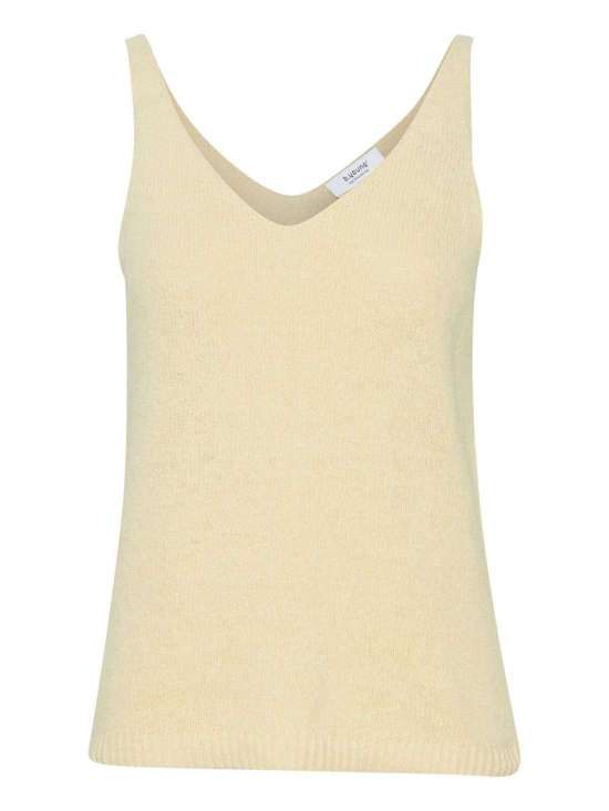 светло-красный