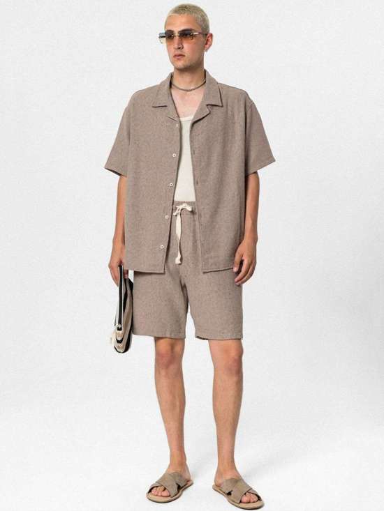 светло-коричневый