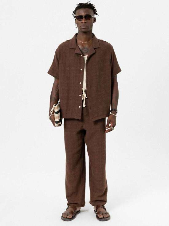 коричневый