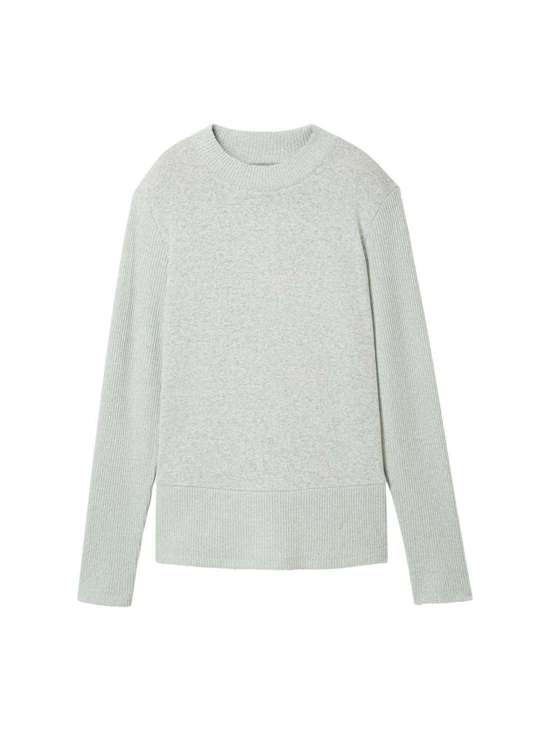 пастельно-зеленый