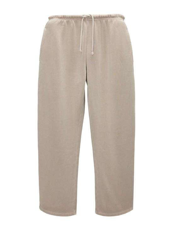 светло-коричневый