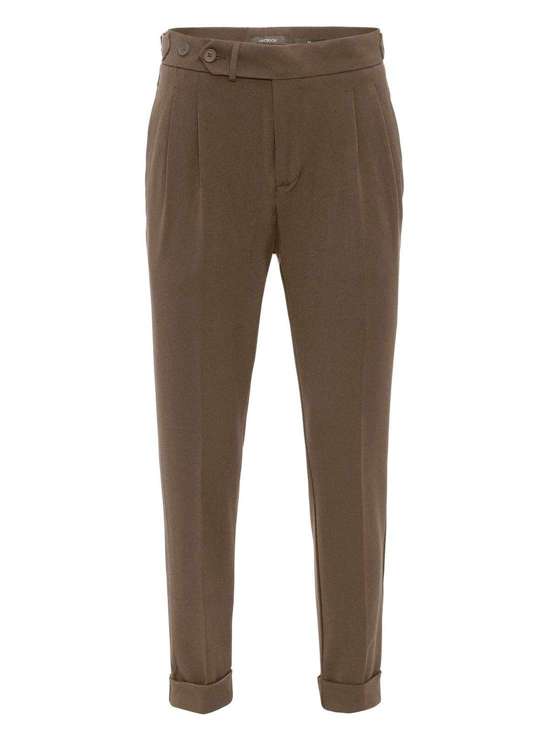 темно-коричневый