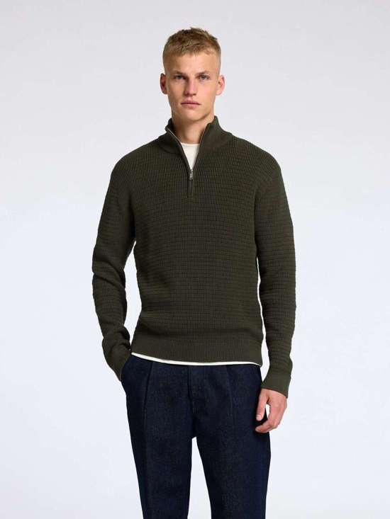 темно-зеленый