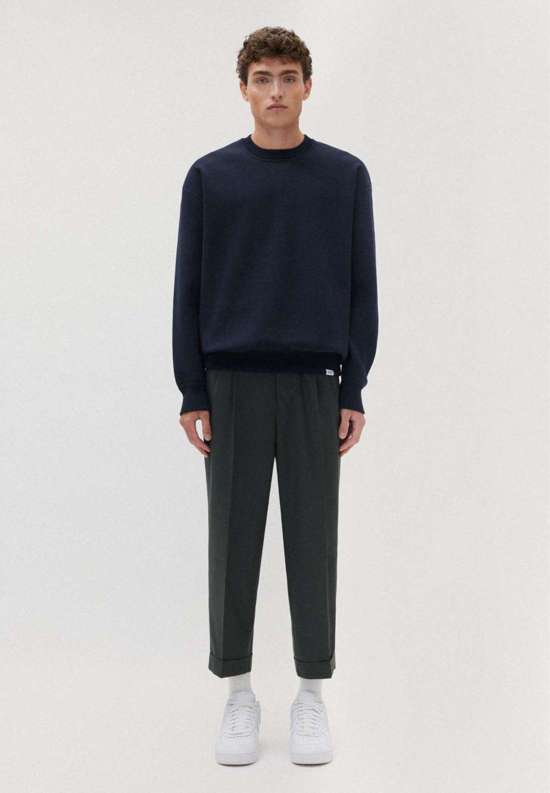 темно-синий