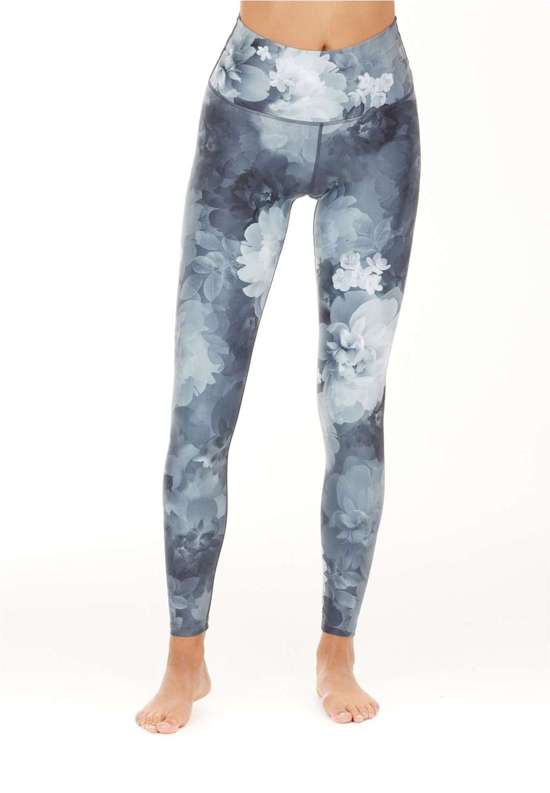 серый-белый