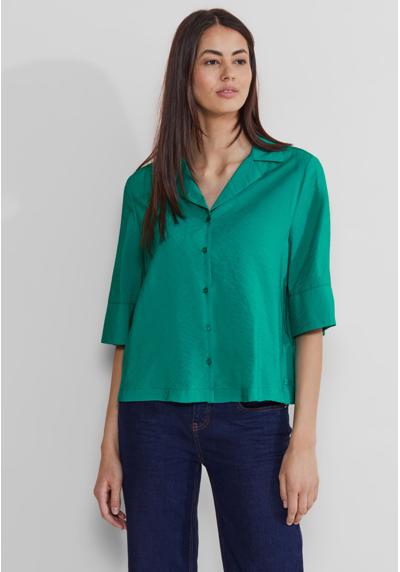 Блузка-рубашка из мягкой смеси материалов.