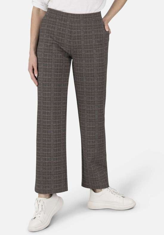 коричневый