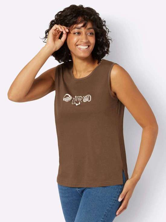 коричневый