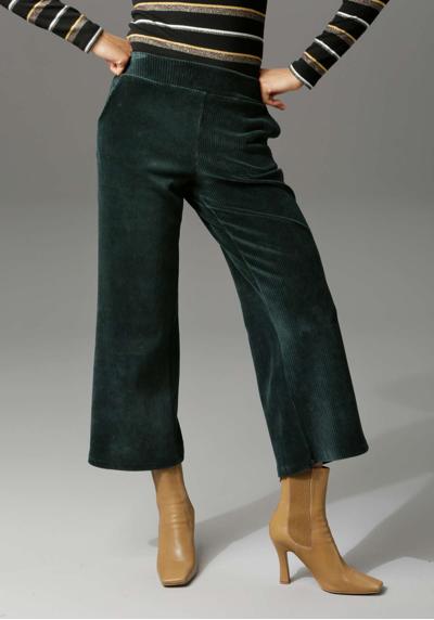 Вельветовые брюки модной формы-кюлоты.