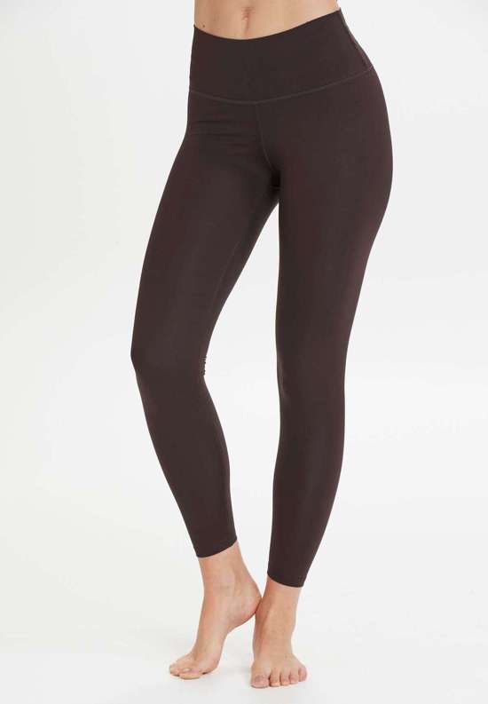 темно-коричневый