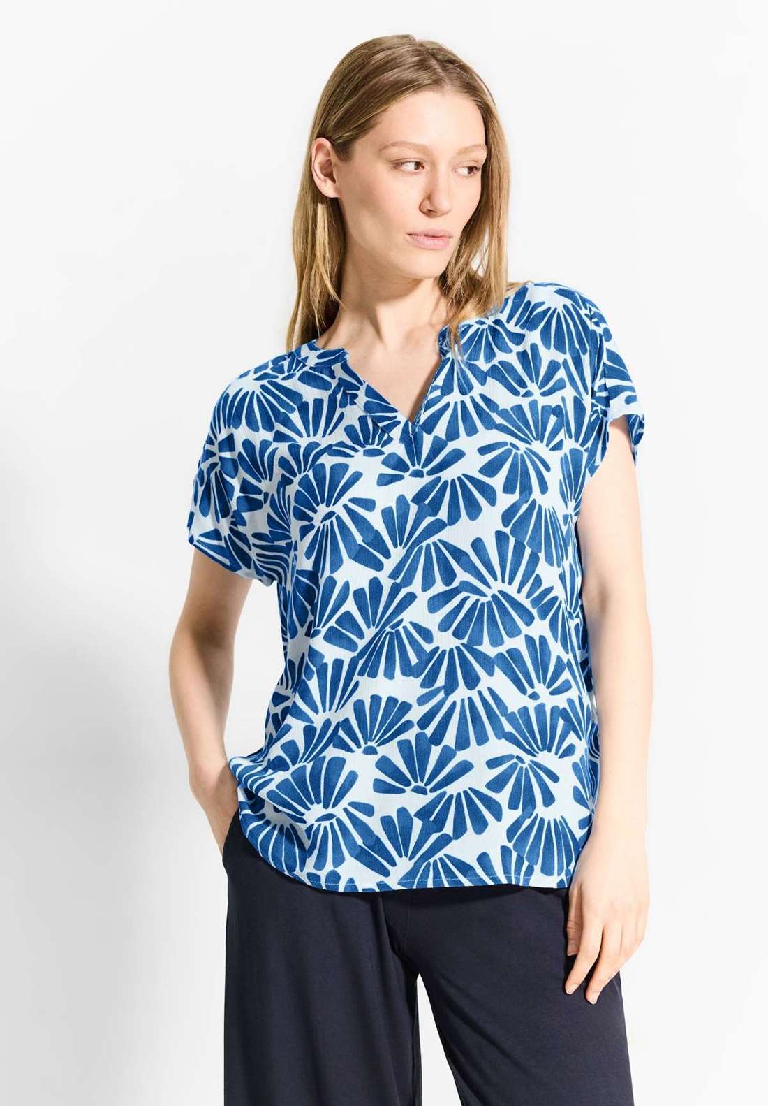 Блузка с короткими рукавами