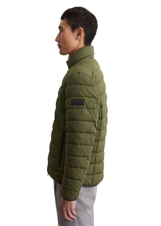 темно-зеленый