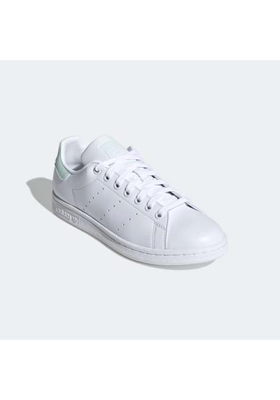 Cloud White / Dash Green / Core Black