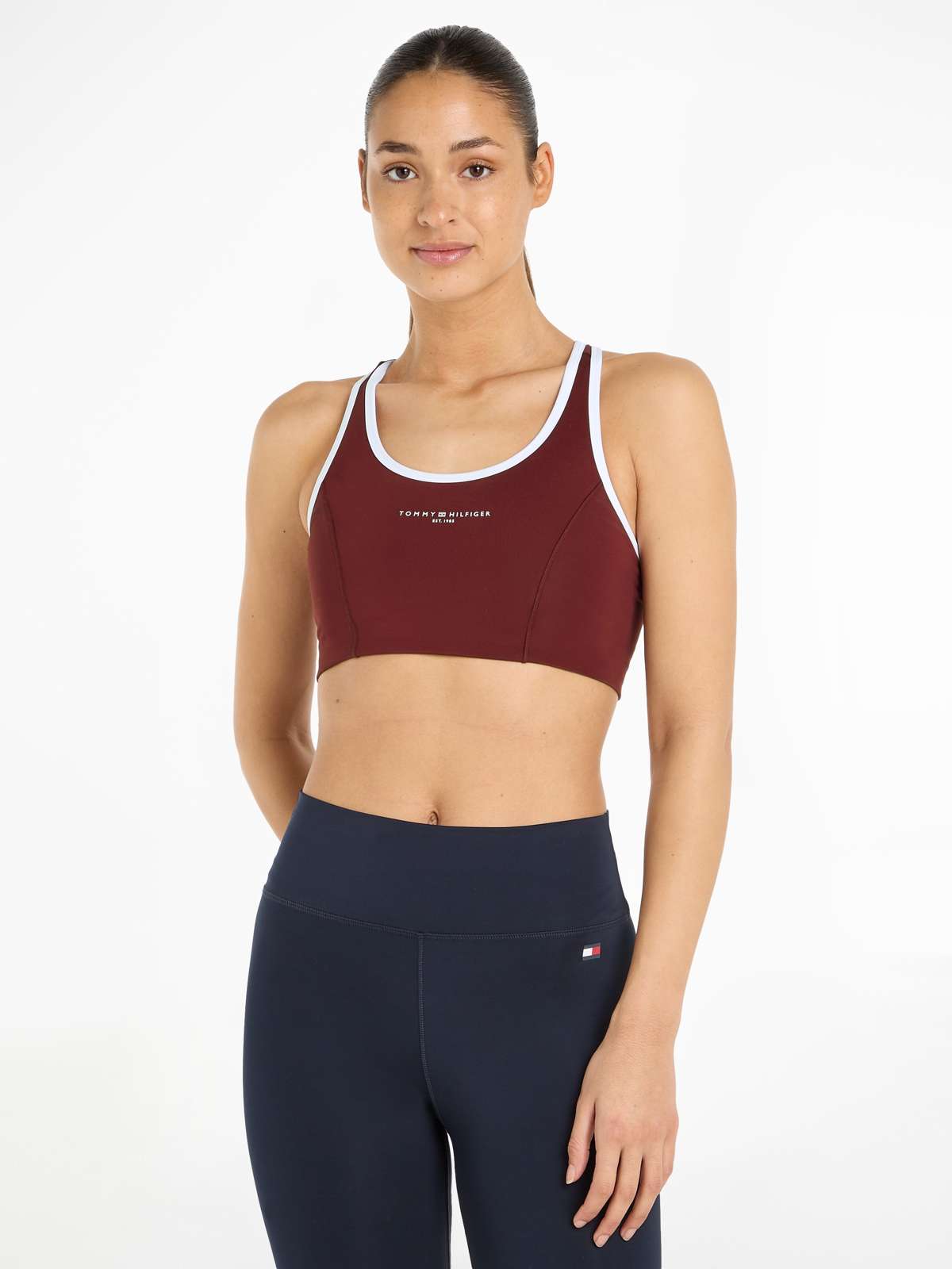 Спортивное бюстье с бретелями средней поддержки. ESSENTIALS MINI CORP MID INT BRA