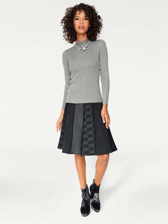 серебристо-серый