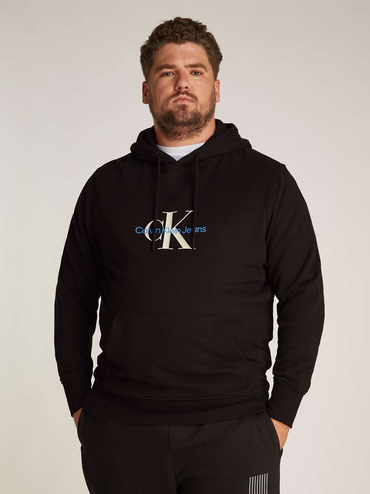 Толстовка с капюшоном больших размеров с принтом логотипа»Plus Distressed Monologo Hoodie«