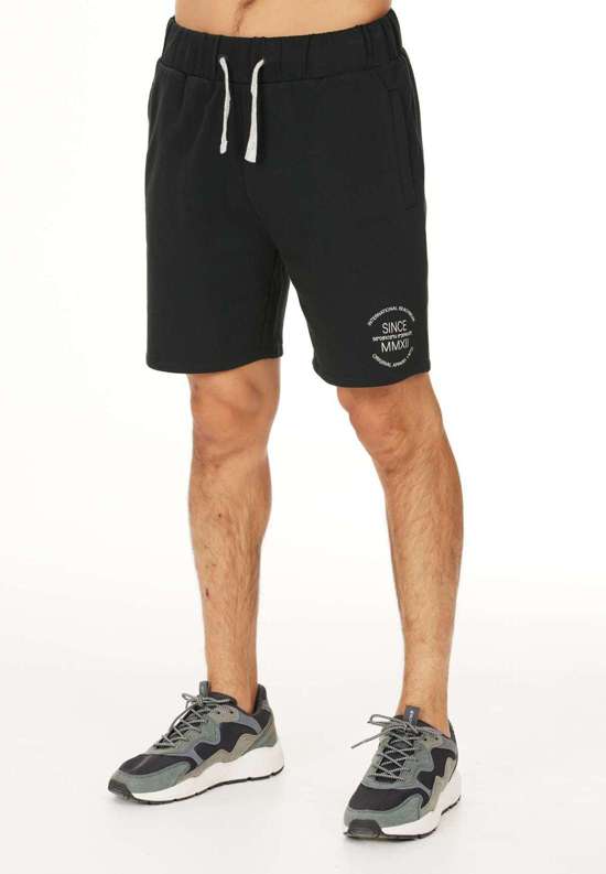 черный-черный