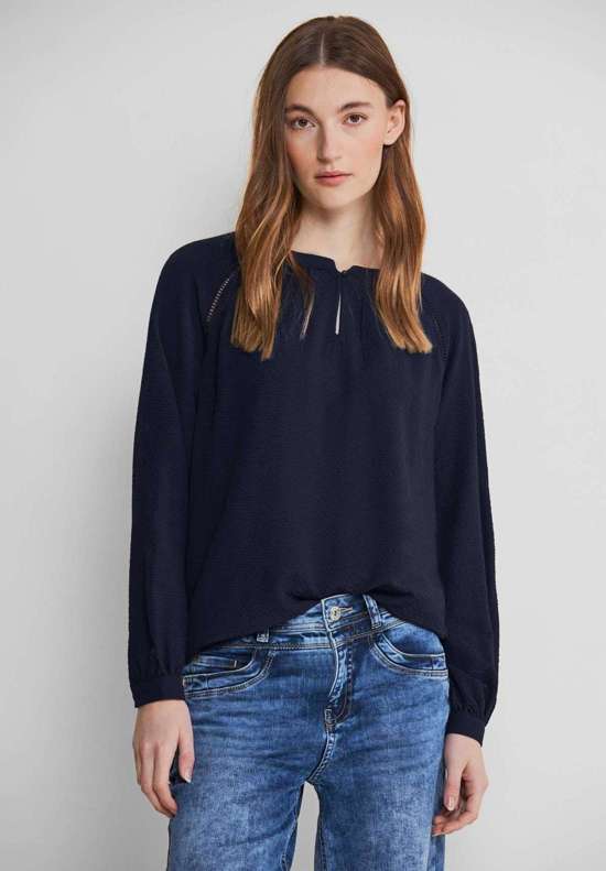 глубокий синий