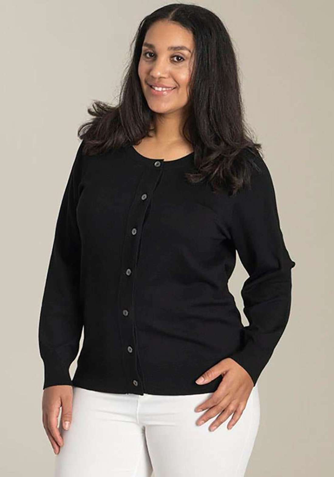 Кардиган с планкой на пуговицах и коротким фасоном