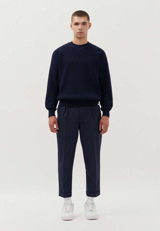 темно-синий