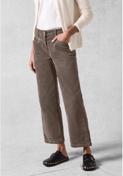 sporty taupe