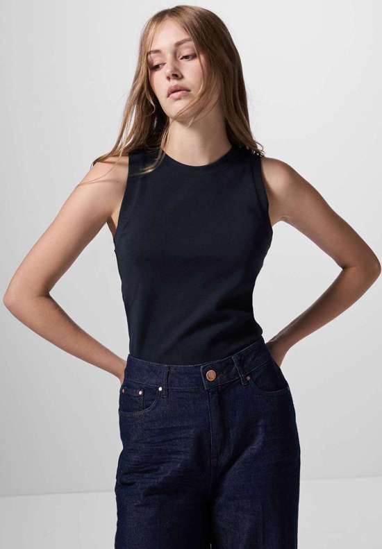 глубокий синий