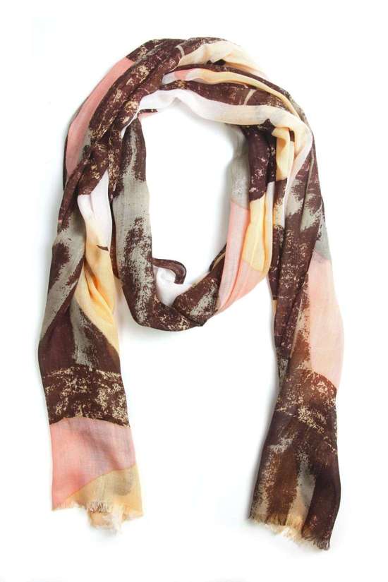 Модный шарф в модной цветовой гамме. Mia