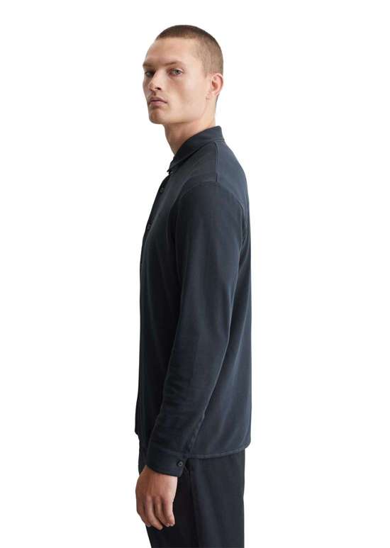 темно-синий