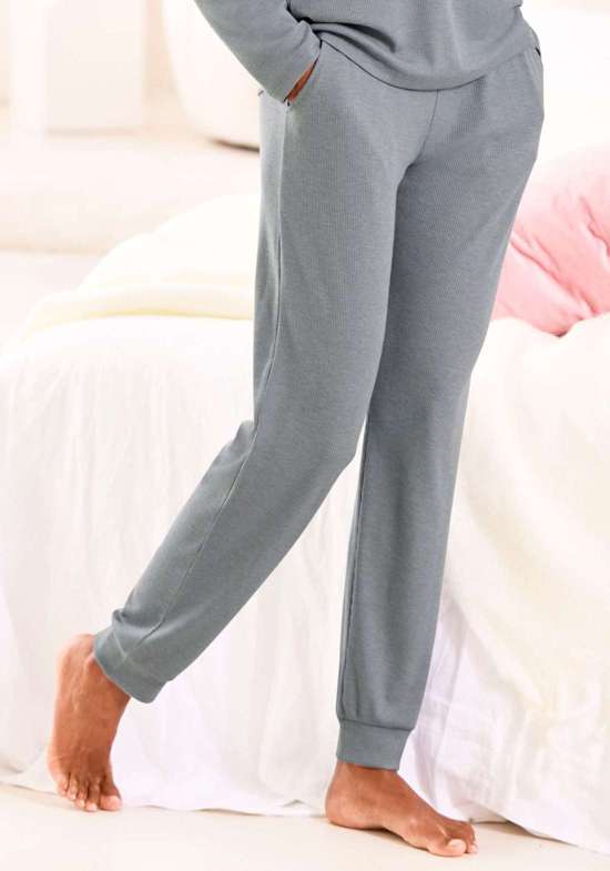 Светлый серо-коричне