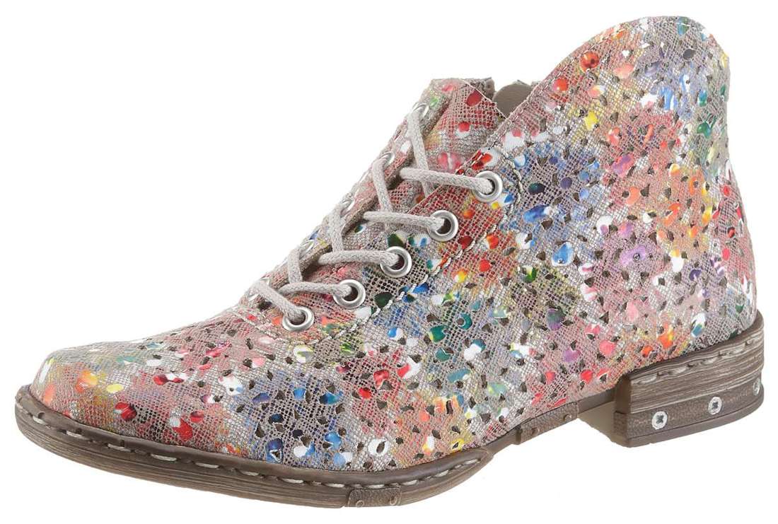 ботинки на шнуровке