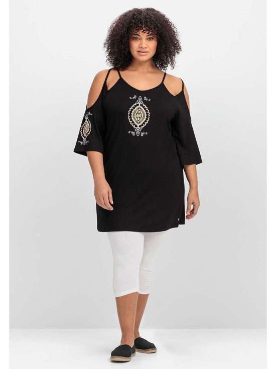 Длинная рубашка в комплекте с леггинсами-капри. Große Größen